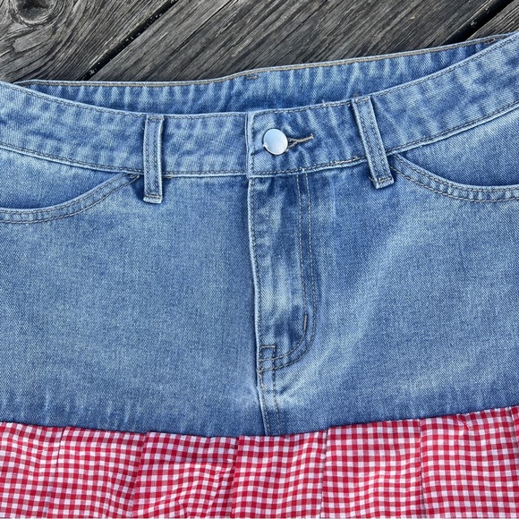 DAISEY DUKE DENIM MINI SKIRT SIZE MEDIUM - Picture 4 of 8